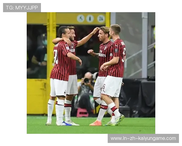 AC米兰青训传球课：小将学会在狭小空间快速出球